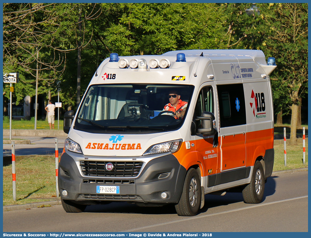 RA 26
118 Romagna Soccorso
Ambito Territoriale di Ravenna
Fiat Ducato III serie restyling
Allestitore Vision S.r.l.
Parole chiave: 118;Romagna;Ravenna;Soccorso;Ambulanza;Autoambulanza;Fiat;Ducato;X290;X 290;Vision