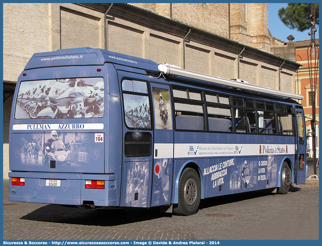 Polizia B2400
Polizia di Stato
Polizia Stradale
Iveco 370SE "Pullman Azzurro"
(II variante)
Parole chiave: Polizia;Stato;Polizia di Stato;Stradale;Iveco;370SE;Pullman Azzurro;B2400