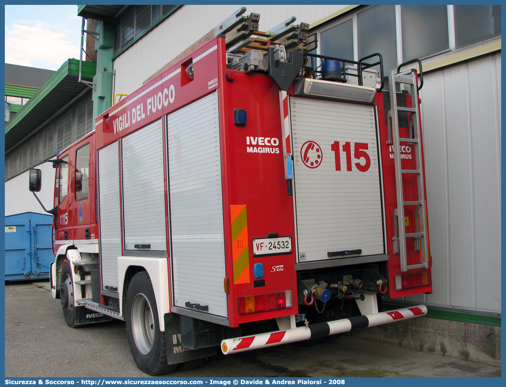 VF 24532
Corpo Nazionale Vigili del Fuoco
Iveco Magirus EuroCargo
120E24 II serie "SuperCity"
Parole chiave: VVF;V.V.F.;Corpo;Nazionale;Vigili;del;Fuoco;AutoPompaSerbatoio;APS;A.P.S.;Iveco;Magirus;EuroCargo;SuperCity;120E24