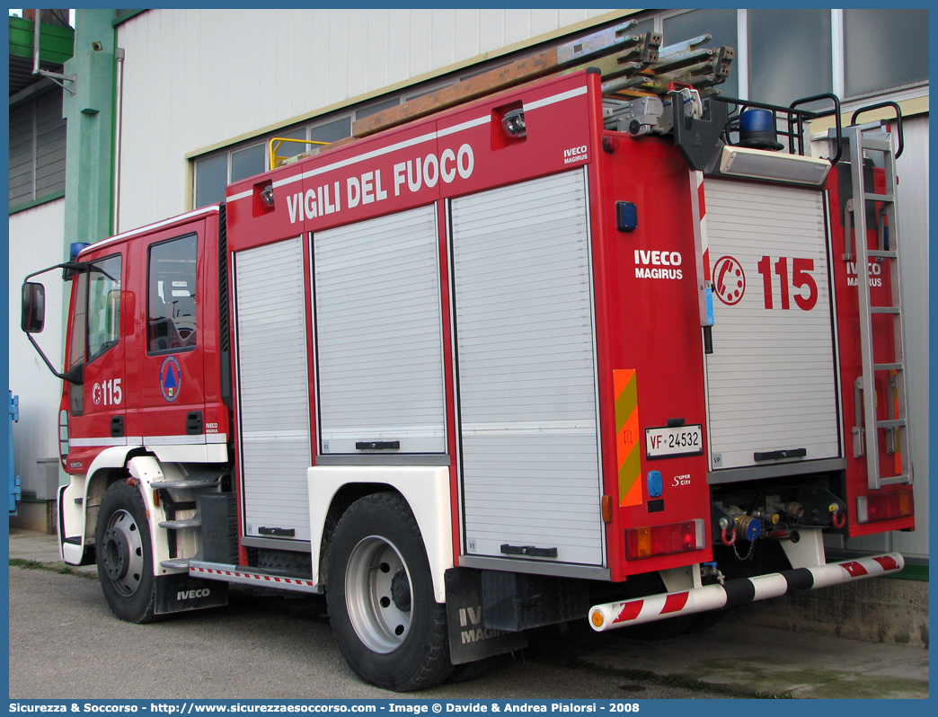 VF 24532
Corpo Nazionale Vigili del Fuoco
Iveco Magirus EuroCargo
120E24 II serie "SuperCity"
Parole chiave: VVF;V.V.F.;Corpo;Nazionale;Vigili;del;Fuoco;AutoPompaSerbatoio;APS;A.P.S.;Iveco;Magirus;EuroCargo;SuperCity;120E24