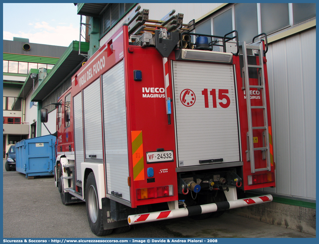 VF 24532
Corpo Nazionale Vigili del Fuoco
Iveco Magirus EuroCargo
120E24 II serie "SuperCity"
Parole chiave: VVF;V.V.F.;Corpo;Nazionale;Vigili;del;Fuoco;AutoPompaSerbatoio;APS;A.P.S.;Iveco;Magirus;EuroCargo;SuperCity;120E24