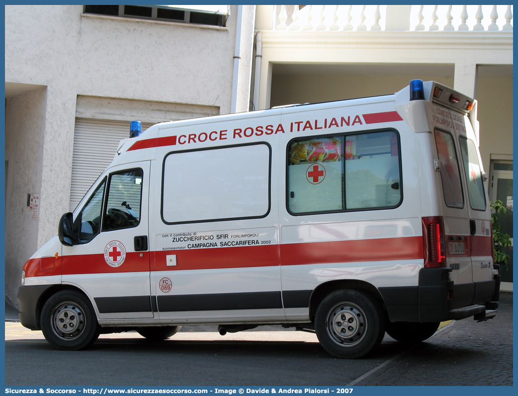 CRI A410A
Croce Rossa Italiana
Forlimpopoli - Bertinoro
Fiat Ducato II serie restyling
Allestitore Boneschi S.r.l.
Parole chiave: Croce;Rossa;Italiana;CRI;C.R.I.;Ambulanza;Fiat;Ducato;Savio;Forlimpopoli;Bertinoro