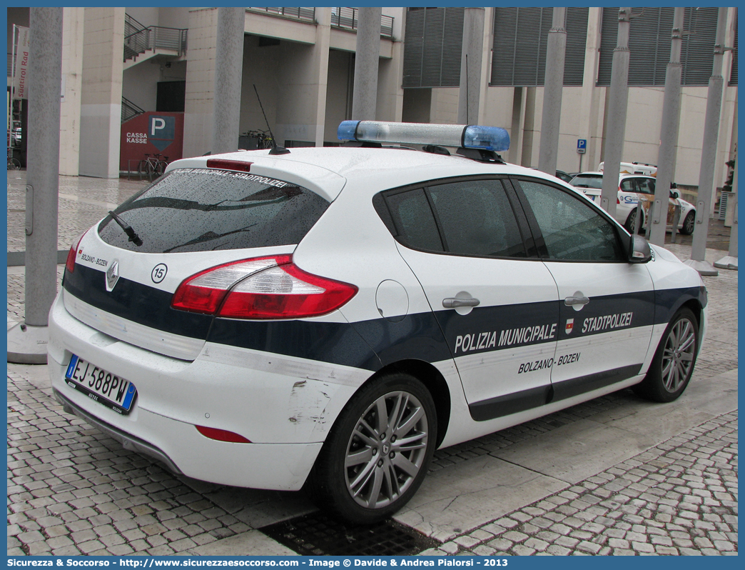 -
Polizia Municipale
Comune di Bolzano
Renault Megane GT Line IV serie
Allestitore Focaccia Group S.r.l.
Parole chiave: PL;P.L.;PM;P.M.;Polizia;Locale;Municipale;Stadt;Polizei;Stadtpolizei;Bolzano;Bozen;Renault;Megane;GT;Line;GTLine;Focaccia