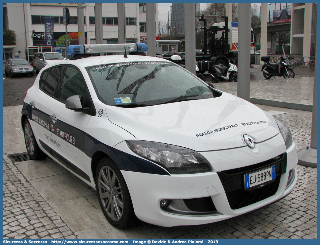 -
Polizia Municipale
Comune di Bolzano
Renault Megane GT Line IV serie
Allestitore Focaccia Group S.r.l.
Parole chiave: PL;P.L.;PM;P.M.;Polizia;Locale;Municipale;Stadt;Polizei;Stadtpolizei;Bolzano;Bozen;Renault;Megane;GT;Line;GTLine;Focaccia