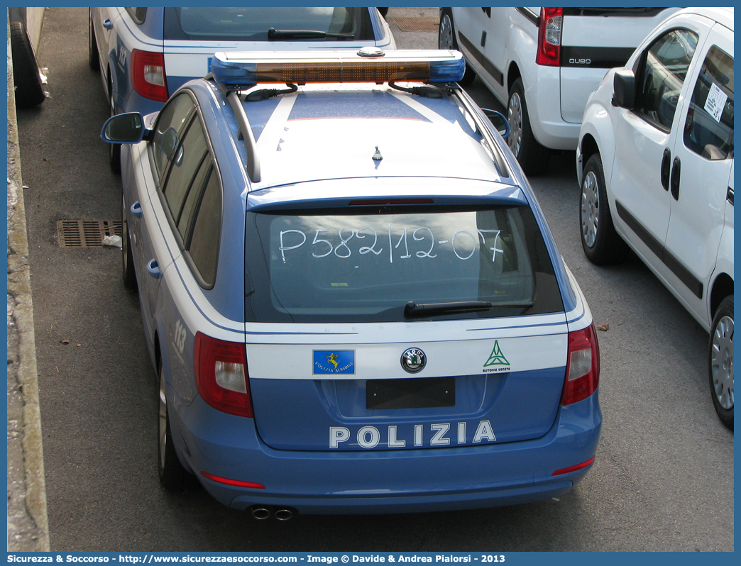 -
Polizia di Stato
Polizia Stradale
Autovie Venete S.p.A.
Skoda Superb Wagon II serie
Allestitore Focaccia Group S.r.l.
Parole chiave: Polizia di Stato;Polizia Stradale;Autovie Venete S.p.A.;Autovie;Skoda;Superb;Wagon;Focaccia