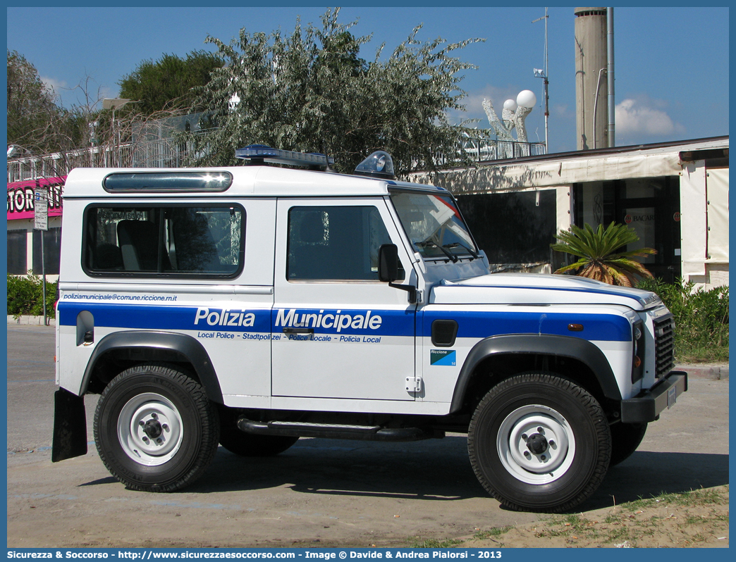 Polizia Locale YA071AG
Polizia Municipale
Comune di Riccione
Land Rover Defender 90
Parole chiave: Polizia;Municipale;Locale;Riccione;Land Rover;Defender;90;YA;071AG