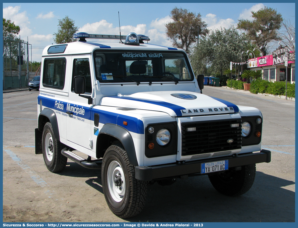 Polizia Locale YA071AG
Polizia Municipale
Comune di Riccione
Land Rover Defender 90
Parole chiave: Polizia;Municipale;Locale;Riccione;Land Rover;Defender;90;YA;071AG