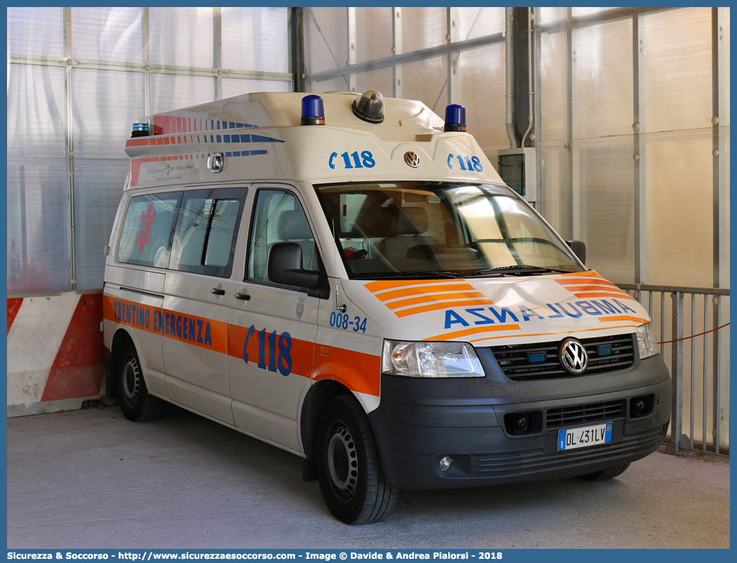 008-34
118 Trentino Emergenza
Volkswagen Transporter T5
Allestitore EDM S.r.l.
Parole chiave: 118;Trento;Trentino;Emergenza;Ambulanza;Autoambulanza;Volkswagen;Transporter;T5;T 5;EDM