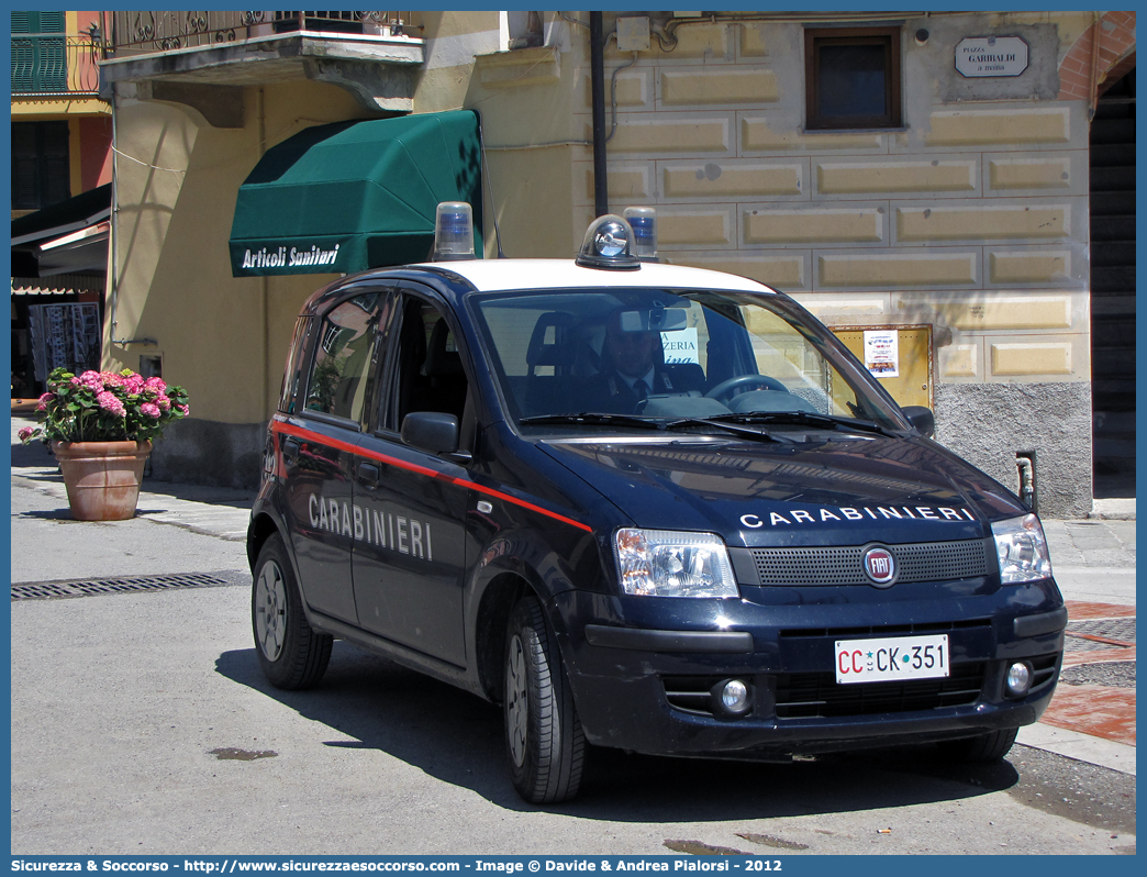 CC CK351
Arma dei Carabinieri
Fiat Nuova Panda I serie
Parole chiave: CC;C.C.;Arma;dei;Carabinieri;Fiat;Nuova;Panda