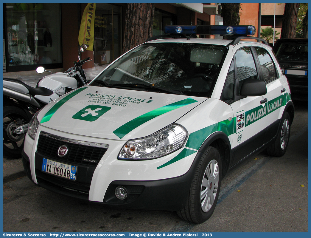 Polizia Locale YA060AB
Polizia Locale
Consorzio Terre del Serio
Fiat Sedici I serie
Parole chiave: Polizia;Locale;Municipale;Terre del Serio;Bariano;Fornovo San Giovanni;Misano di Gera d'Adda;Misano di Gera d Adda;Morengo;Mozzanica;Pagazzano;Fiat;Sedici;YA060AB;YA 060 AB