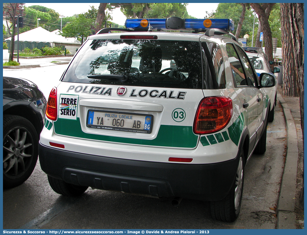 Polizia Locale YA060AB
Polizia Locale
Consorzio Terre del Serio
Fiat Sedici I serie
Parole chiave: Polizia;Locale;Municipale;Terre del Serio;Bariano;Fornovo San Giovanni;Misano di Gera d'Adda;Misano di Gera d Adda;Morengo;Mozzanica;Pagazzano;Fiat;Sedici;YA060AB;YA 060 AB