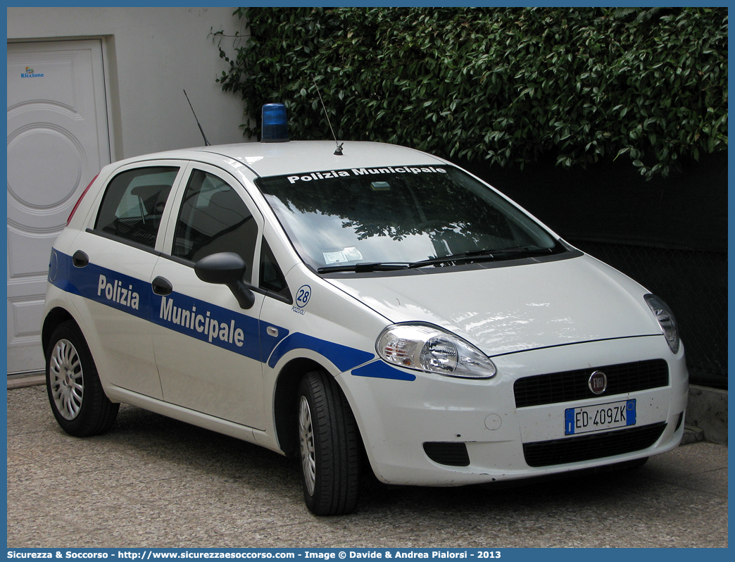 -
Polizia Municipale
Comune di Pozzuoli
Fiat Grande Punto
Parole chiave: PL;P.L.;PM;P.M.;Polizia;Locale;Municipale;Pozzuoli;Fiat;Grande;Punto