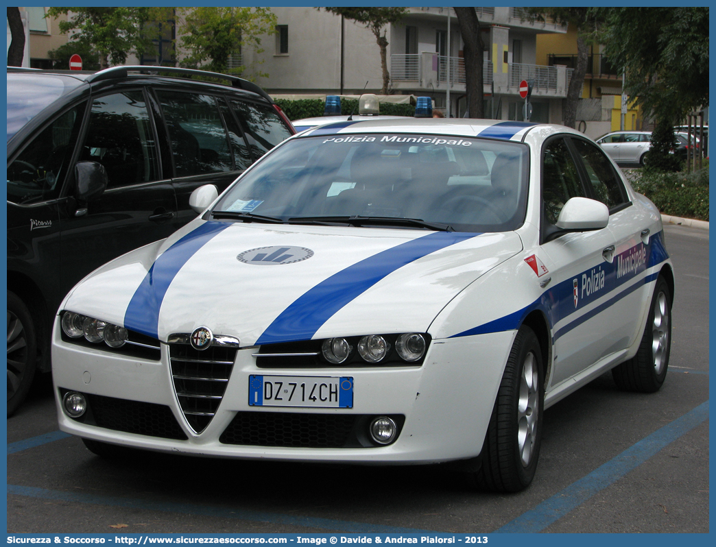 -
Polizia Municipale
Comune di Piacenza
Alfa Romeo 159
Allestitore Focaccia Group S.r.l.
Parole chiave: Polizia;Locale;Municipale;Piacenza;Alfa Romeo;159;Focaccia