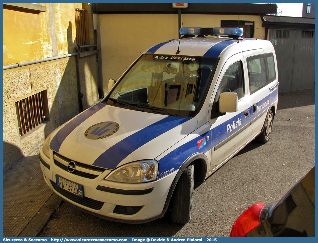 Polizia Locale YA147AD
Polizia Municipale
Corpo Intercomunale
Bassa Est Parmense
Opel Combo III serie
Allestitore Bertazzoni S.r.l.
Parole chiave: Polizia;Locale;Municipale;Bassa Est Parmense;Colorno;Mezzani;Sorbolo;Opel;Combo;Bertazzoni;YA147AD;YA 147 AD