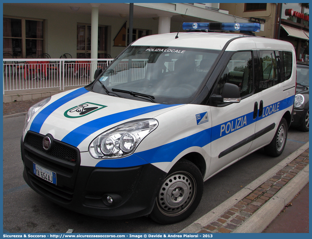 Polizia Locale YA654AJ
Polizia Municipale
Comune di Numana
Fiat Doblò II serie
Allestitore Focaccia Group S.r.l.
Parole chiave: Polizia;Locale;Municipale;Numana;Fiat;Doblò;Doblo;YA654AJ;YA 654 AJ;Focaccia