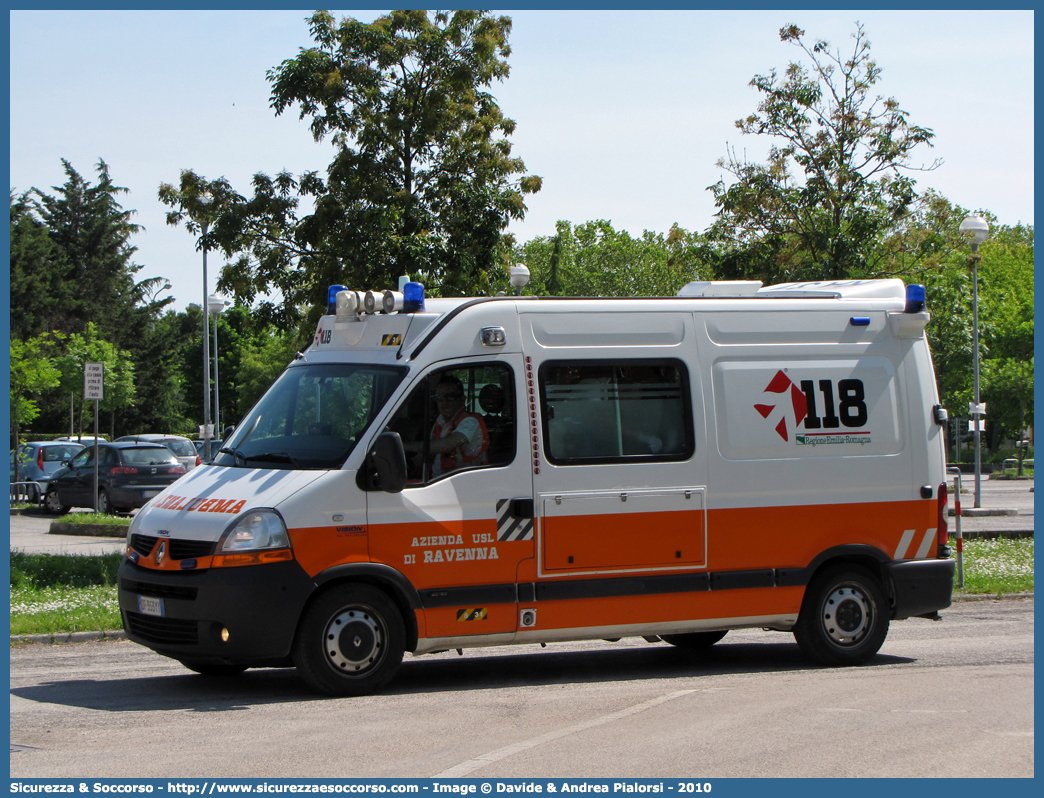 RA 31
118 Romagna Soccorso
Ambito Territoriale di Ravenna
Renault Master III serie
Allestitore Vision S.r.l.
Parole chiave: 118;Romagna;Ravenna;Soccorso;Ambulanza;Autoambulanza;Renault;Master;Vision