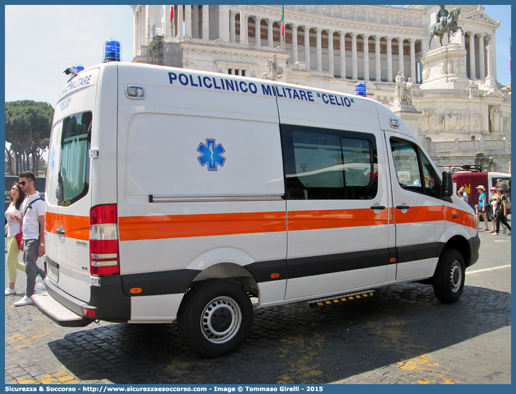 EI DA390
Esercito Italiano
Sanità Militare
Policlinico Militare "Celio"
Mercedes Benz Sprinter 313 4x4 II serie restying
Allestitore Alessi e Becagli S.n.c.
Parole chiave: EI;E.I.;Esercito;Italiano;Sanità Militare;Mercedes Benz;Sprinter;4x4;4 x 4;Alessi;e;Becagli;DA390