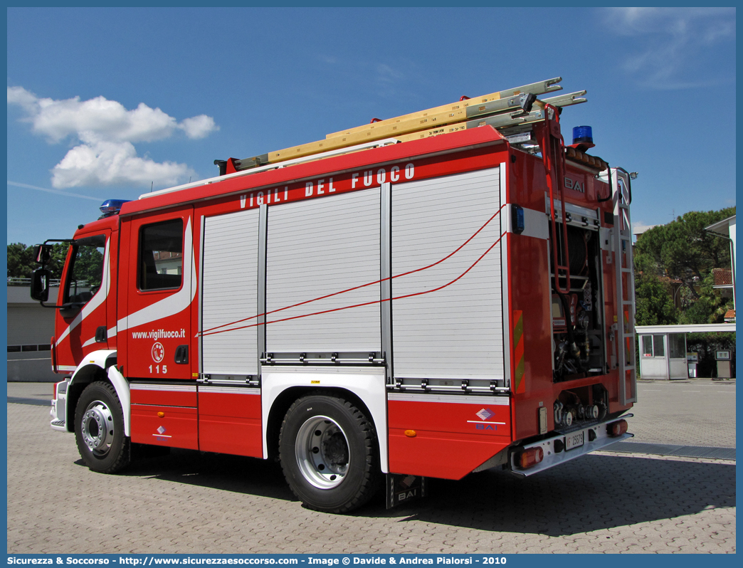 VF 25679
Corpo Nazionale Vigili del Fuoco
Volvo FL280/FL290 III serie
Allestitore BAI S.r.l.
Parole chiave: VVF;V.V.F.;Corpo;Nazionale;Vigili;del;Fuoco;APS;A.P.S.;AutoPompaSerbatoio;AutoPompa;Volvo;FL;280;290;FL280;FL290;BAI