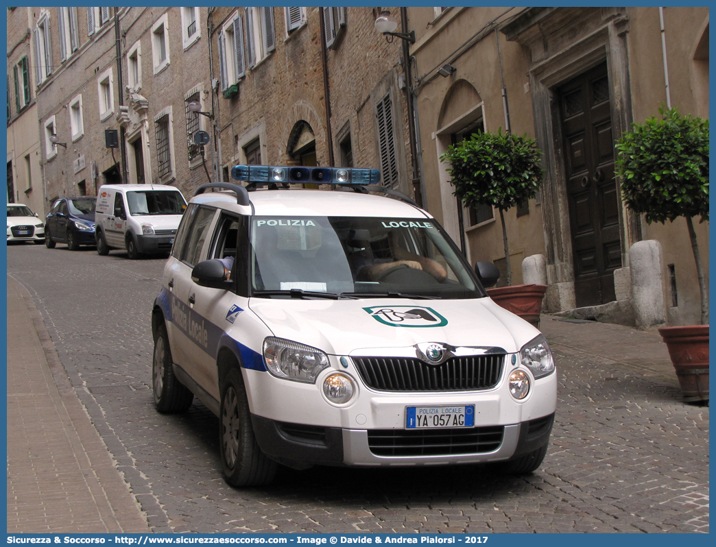 Polizia Locale YA057AG
Polizia Locale
Comune di Urbino
Skoda Yeti 4x4 I serie
Allestitore Celiani S.a.s.
Parole chiave: Polizia;Locale;Municipale;Urbino;Skoda;Yeti;4x4;4 x 4;Celiani;YA057AG;YA 057 AG