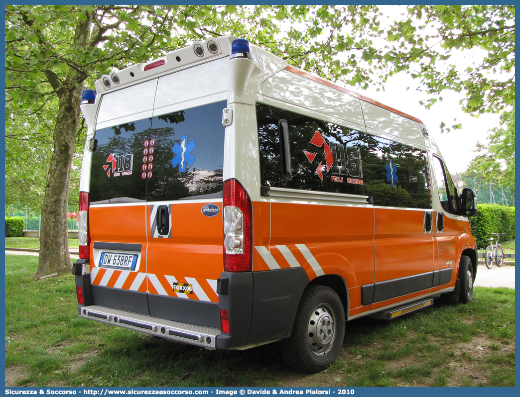 FO 06
118 Romagna Soccorso
Ambito Territoriale di Forlì
Fiat Ducato III serie
Allestitore Aricar S.p.A.
Parole chiave: 118;Romagna;Soccorso;Forlì;Ambulanza;Autoambulanza;Fiat;Ducato;X250;X 250;Aricar