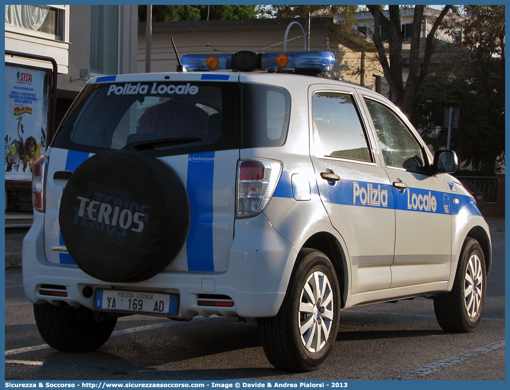 Polizia Locale YA169AD
Polizia Locale
Comune di Pasian di Prato
Daihatsu Terios III serie
Allestitore Bertazzoni S.r.l.
Parole chiave: Polizia;Locale;Municipale;Pasian di Prato;Daihatsu;Terios;Bertazzoni;YA169AD;YA 169 AD