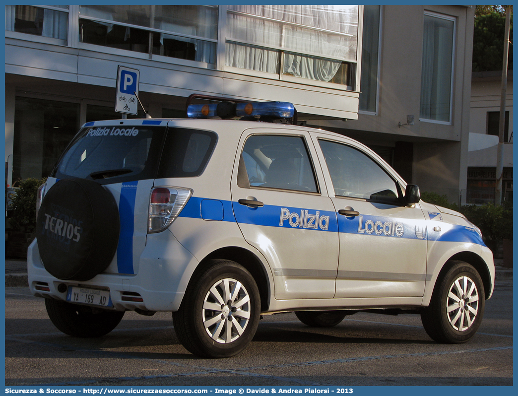 Polizia Locale YA169AD
Polizia Locale
Comune di Pasian di Prato
Daihatsu Terios III serie
Allestitore Bertazzoni S.r.l.
Parole chiave: Polizia;Locale;Municipale;Pasian di Prato;Daihatsu;Terios;Bertazzoni;YA169AD;YA 169 AD