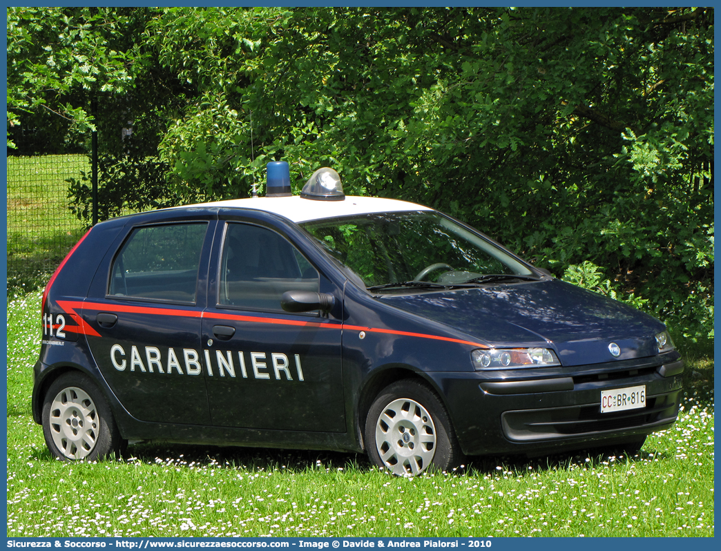 CC BR816
Arma dei Carabinieri
Fiat Punto II serie
Parole chiave: CC;C.C.;Arma;dei;Carabinieri;Fiat;Punto