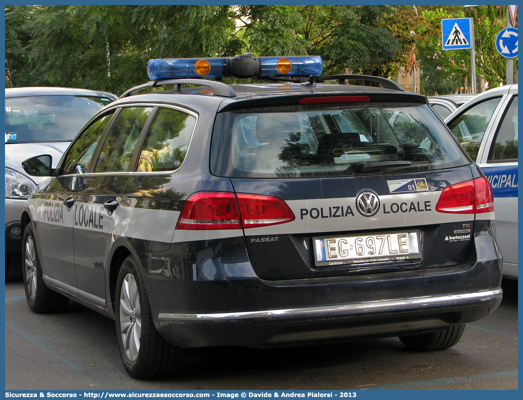 -
Polizia Locale
Servizio Associato Medio Polesine
Volkswagen Passant Variant V serie
Allestitore Bertazzoni S.r.l.
Parole chiave: Polizia;Locale;Municipale;Medio Polesine;Bosaro;Canaro;Crespino;Frassinelle;Polesella;Pontecchio Polesine;Volkswagen;Passat;Variant;SW;S.W.;Station Wagon;Bertazzoni