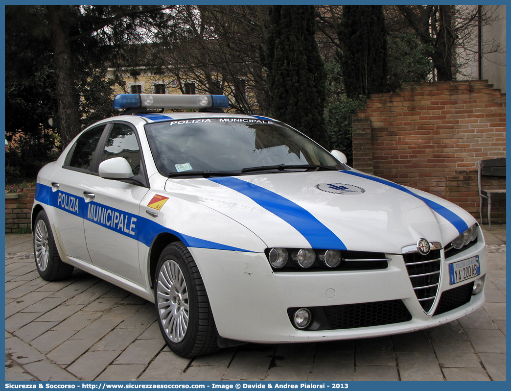 Polizia Locale YA200AB
Polizia Municipale
Comune di Ravenna
Alfa Romeo 159
Allestitore Focaccia Group S.r.l.
Parole chiave: Polizia;Locale;Municipale;Ravenna;Alfa Romeo;159;YA200AB;YA 200 AB;Focaccia