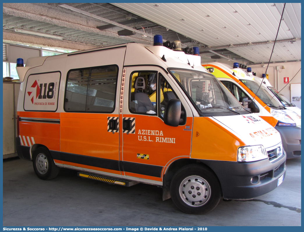 BRAVO 15
118 Romagna Soccorso
Ambito Territoriale di Rimini
Fiat Ducato II serie restyling
Allestitore MAF S.n.c.
Parole chiave: 118;Romagna;Soccorso;Rimini;Ambulanza;Autoambulanza;Fiat;Ducato;MAF;M.A.F.;Mariani Alfredo e Figlio