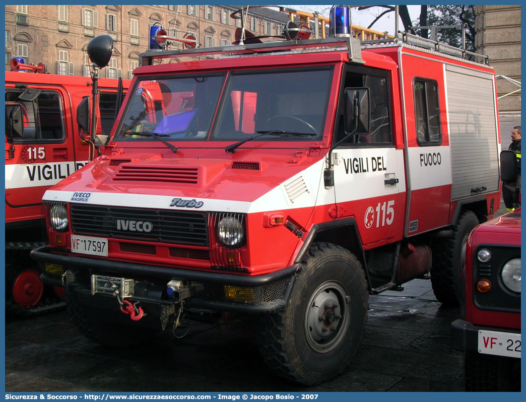 VF 17597
Corpo Nazionale Vigili del Fuoco
Iveco 40-10WM
Allestitore Iveco Magirus
Parole chiave: VF;V.F.;VVF;V.V.F.;Corpo;Nazionale;Vigili;del;Fuoco;Polisoccorso;Iveco;40-10WM;40;10;WM;VM90;VM 90;Magirus