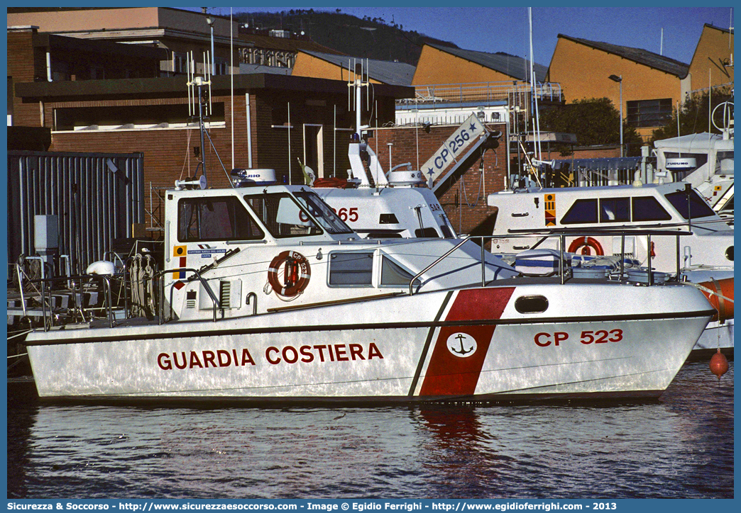 CP 523
Corpo delle Capitanerie di Porto
Guardia Costiera
Vedetta Costiera Classe 512
Parole chiave: Guardia;Costiera;Capitaneria;Capitanerie;Porto;Vedetta;Vedette;Costiera;Costiere;Classe;512;CP;C.P.;G.C.;GC;CP523;CP 523