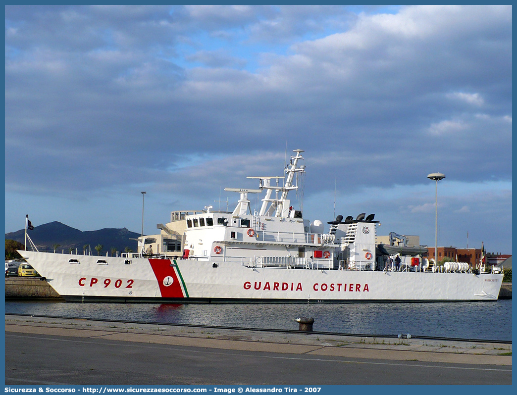 CP 902 "Ubaldo Diciotti"
Corpo delle Capitanerie di Porto
Guardia Costiera
Pattugliatore d'Altura Classe "Saettia"
alienata nel 2014 e donata al Servicio Nacional Aeronaval de Panama 
Parole chiave: Guardia;Costiera;Capitaneria;Capitanerie;Porto;Pattugliatore;Pattugliatori;Altura;Classe;Saettia;CP;C.P.;G.C.;GC;902;CP902;CP 902;Ubaldo;Diciotti