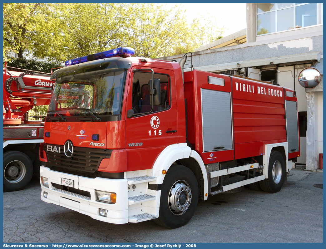 VF 22526
Corpo Nazionale Vigili del Fuoco
Mercedes Benz Atego 1828 I serie restyling
Allestitore BAI S.r.l.
Parole chiave: Corpo;Nazionale;Vigili del Fuoco;Vigili;Fuoco;ABP;A.B.P.;AutoBottePompa;AutoBotte;Mercedes Benz;Atego;1828;BAI;B.A.I.;22526