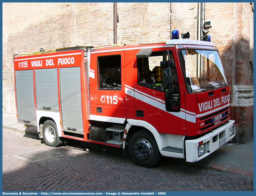 VF 21112
Corpo Nazionale Vigili del Fuoco
Iveco Magirus City2000
100E21 I serie
Parole chiave: VVF;V.V.F.;Corpo;Nazionale;Vigili;del;Fuoco;AutoPompaSerbatoio;APS;A.P.S.;Iveco;Magirus;EuroFire;100E21;City2000;City;2000