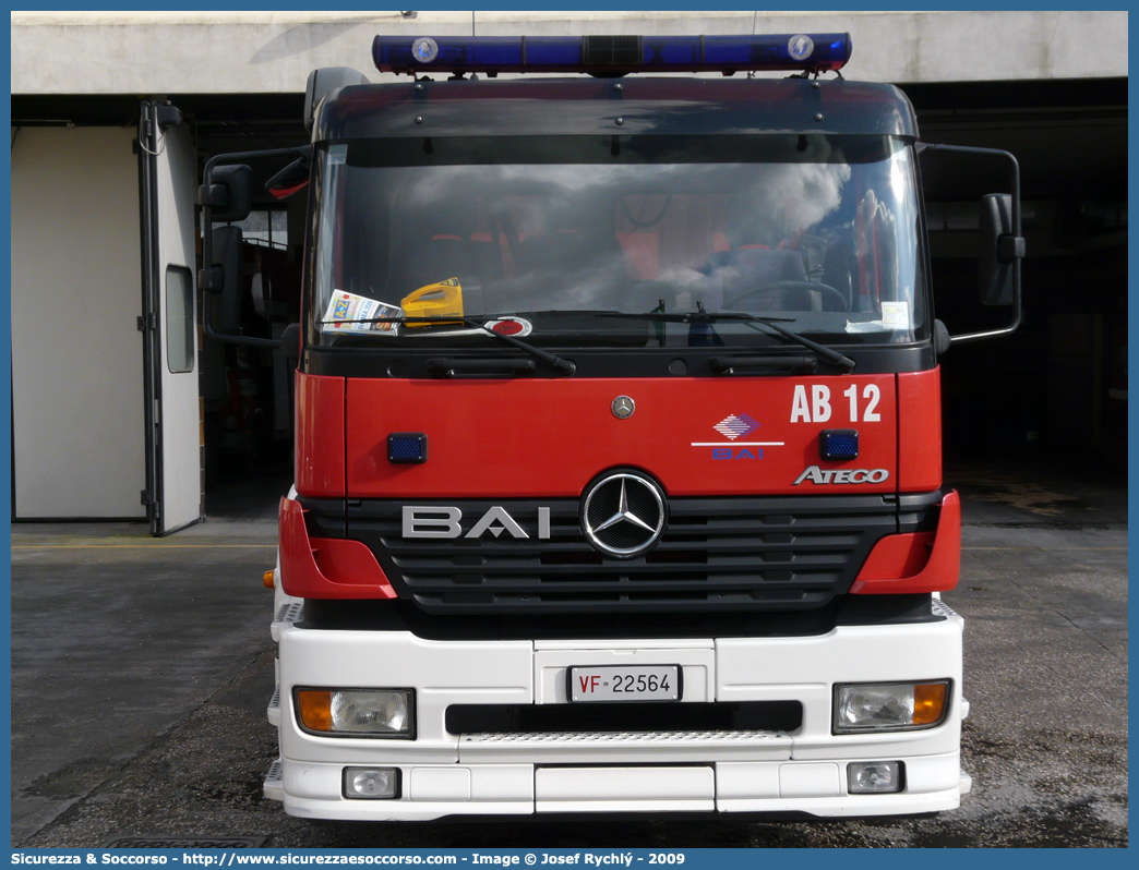 VF 22564
Corpo Nazionale Vigili del Fuoco
Mercedes Benz Atego 1828 I serie restyling
Allestitore BAI S.r.l.
Parole chiave: Corpo;Nazionale;Vigili del Fuoco;Vigili;Fuoco;ABP;A.B.P.;AutoBottePompa;AutoBotte;Mercedes Benz;Atego;1828;BAI;B.A.I.;22564