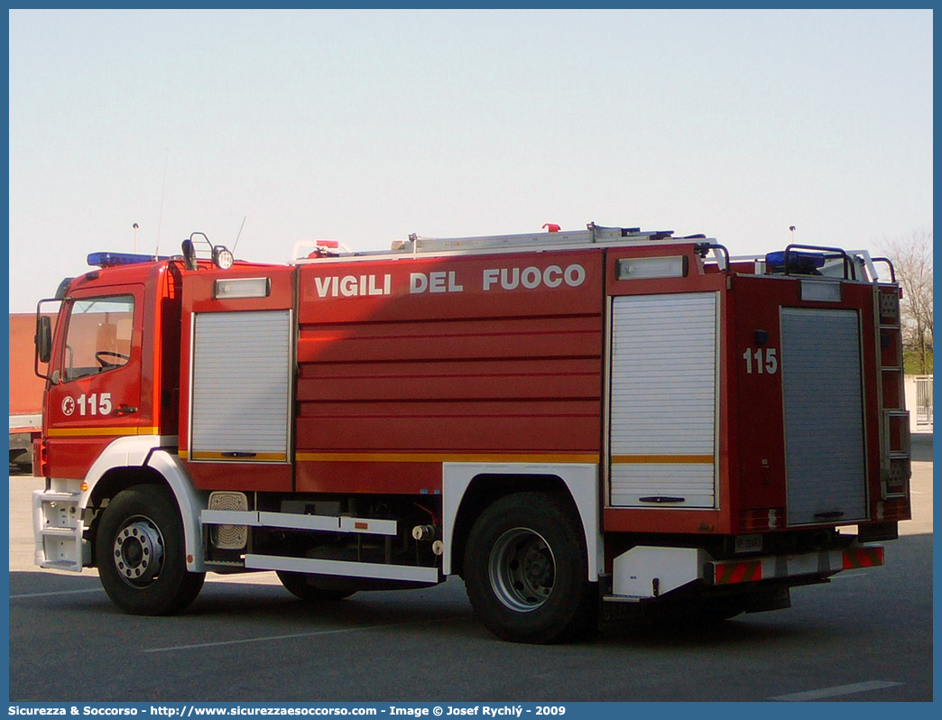 VF 22463
Corpo Nazionale Vigili del Fuoco
Mercedes Benz Atego 1828 I serie restyling
Allestitore BAI S.r.l.
Parole chiave: Corpo;Nazionale;Vigili del Fuoco;Vigili;Fuoco;ABP;A.B.P.;AutoBottePompa;AutoBotte;Mercedes Benz;Atego;1828;BAI;B.A.I.;22463