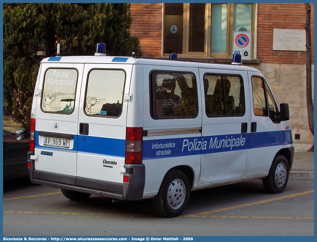 -
Polizia Municipale
Comune di Vignola
Fiat Ducato II serie
Parole chiave: Polizia;Locale;Municipale;Vignola;Fiat;Ducato