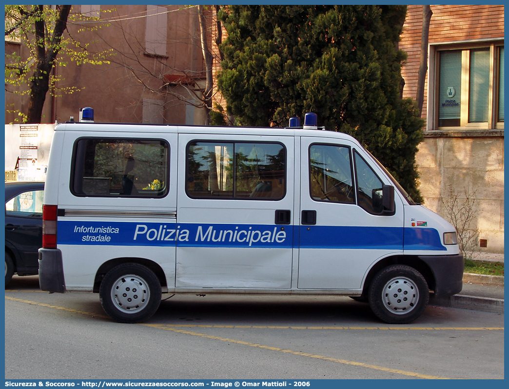 -
Polizia Municipale
Comune di Vignola
Fiat Ducato II serie
Parole chiave: Polizia;Locale;Municipale;Vignola;Fiat;Ducato