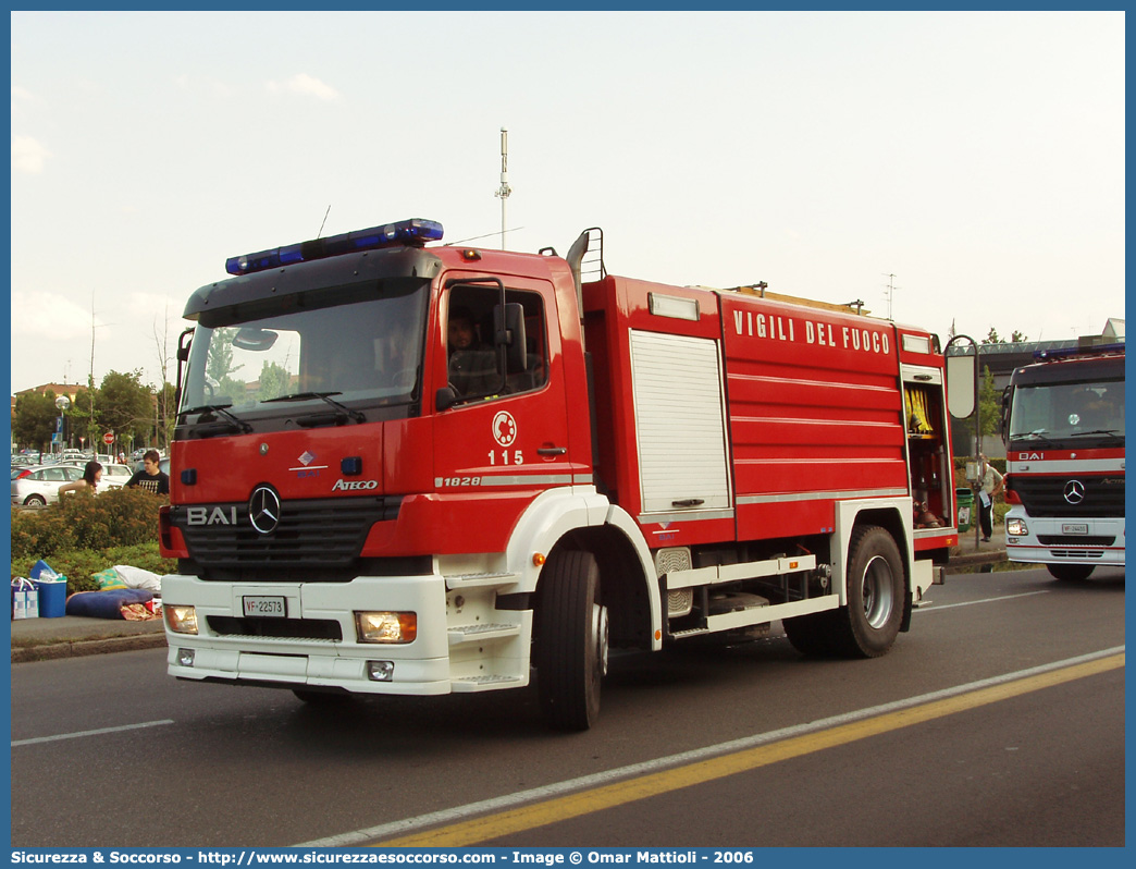 VF 22573
Corpo Nazionale Vigili del Fuoco
Mercedes Benz Atego 1828 I serie restyling
Allestitore BAI S.r.l.
Parole chiave: VVF;V.V.F.;Corpo;Nazionale;Vigili;del;Fuoco;ABP;A.B.P.;AutoBottePompa;AutoBotte;Mercedes Benz;Atego;1828;BAI;B.A.I.