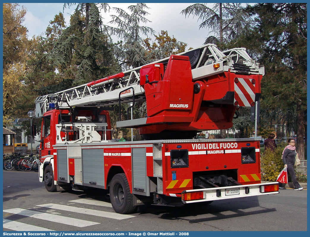 VF 22939
Corpo Nazionale Vigili del Fuoco
Iveco 150E28 EuroFire II serie
Allestitore Magirus
Parole chiave: VVF;V.V.F.;Corpo;Nazionale;Vigili;del;Fuoco;AutoScala;AS;Iveco;150E28;EuroFire;Magirus