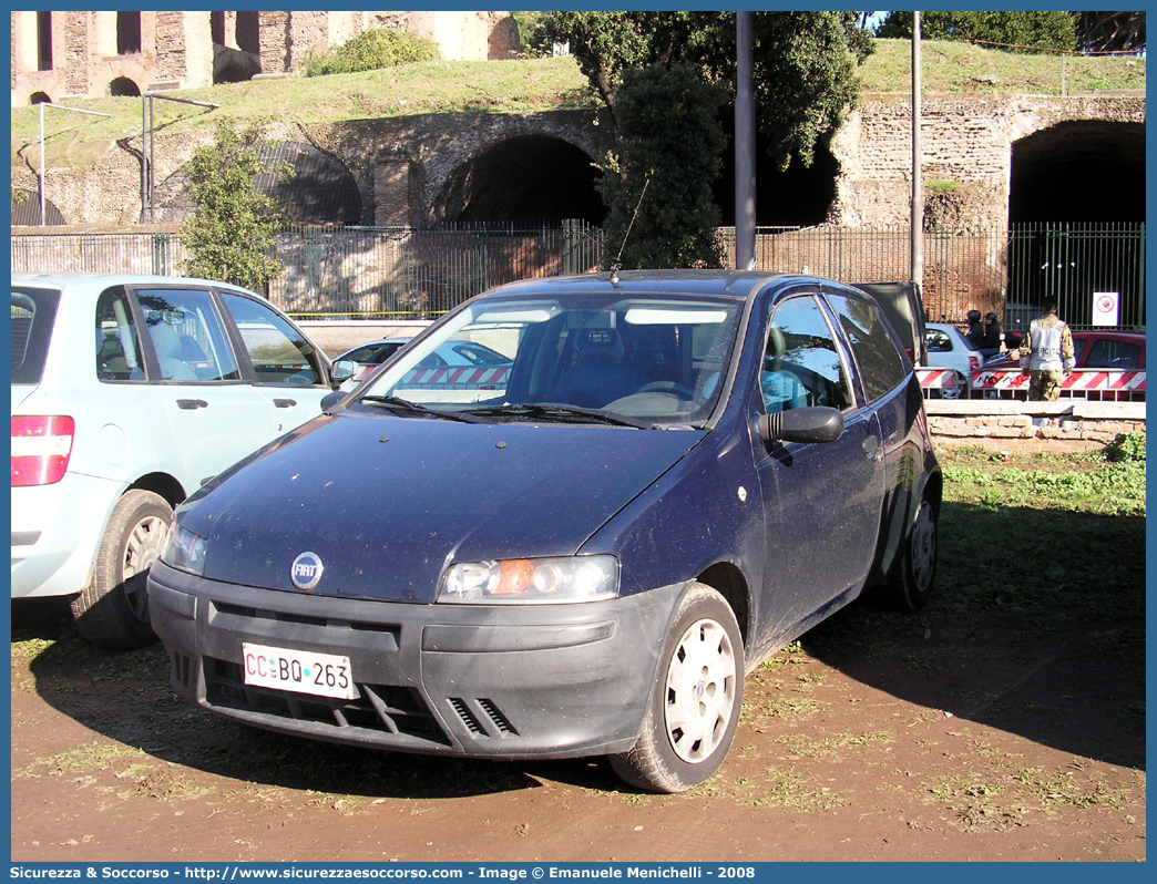 CC BQ263
Arma dei Carabinieri
Fiat Punto Van II serie
Parole chiave: CC;C.C.;Arma;dei;Carabinieri;Fiat;Punto;Van