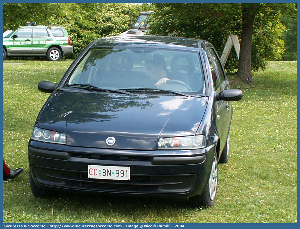 CC BN991
Arma dei Carabinieri
Fiat Punto II serie
Parole chiave: CC;C.C.;Arma;dei;Carabinieri;Fiat;Punto