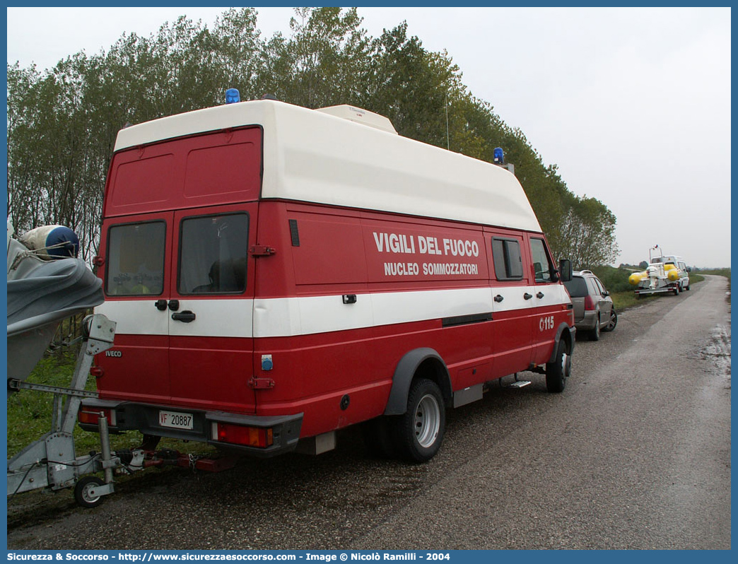 VF 20887
Corpo Nazionale Vigili del Fuoco
Nucleo Soccorso Subacqueo e Acquatico
Iveco Daily 59-12 II serie
Parole chiave: VVF;V.V.F.;Corpo;Nazionale;Vigili;del;Fuoco;Iveco;Daily;59-12;59.12;NSSA;N.S.S.A.;Soccorso;Subacqueo;Acquatico;Sommozzatori;Subacquei