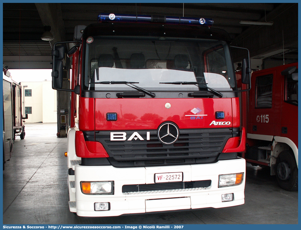 VF 22572
Corpo Nazionale Vigili del Fuoco
Mercedes Benz Atego 1828 I serie restyling
Allestitore BAI S.r.l.
Parole chiave: Corpo;Nazionale;Vigili del Fuoco;Vigili;Fuoco;ABP;A.B.P.;AutoBottePompa;AutoBotte;Mercedes Benz;Atego;1828;BAI;B.A.I.;22572