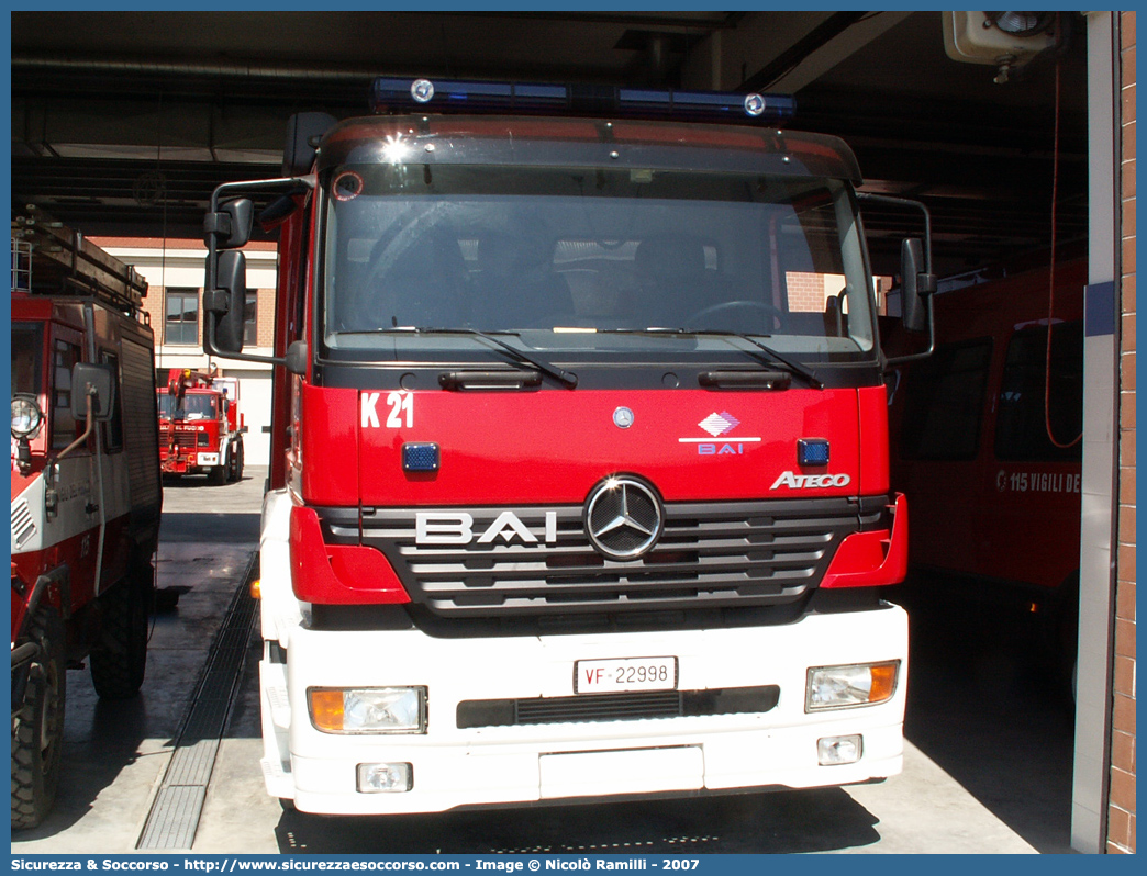 VF 22998
Corpo Nazionale Vigili del Fuoco
Mercedes Benz Atego 1828 I serie restyling
Allestitore BAI S.r.l.
Parole chiave: VVF;V.V.F.;Corpo;Nazionale;Vigili;del;Fuoco;ABP;A.B.P.;AutoBottePompa;AutoBotte;Mercedes Benz;Atego;1828;BAI;B.A.I.