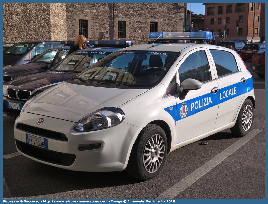 Polizia Locale YA785AB
Polizia Municipale
Comune di Narni
Fiat Punto IV serie
Parole chiave: Polizia;Locale;Municipale;Narni;Fiat;Punto;YA785AB;YA 785 AB