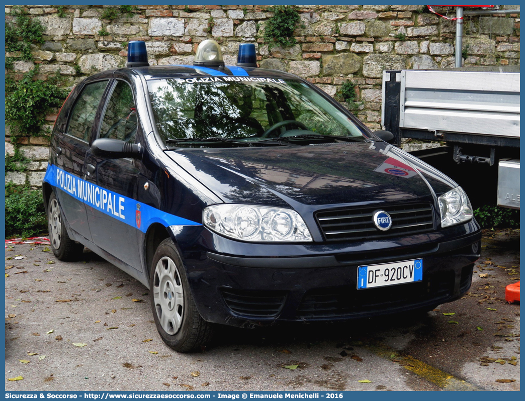 -
Polizia Municipale
Comune di Perugia
Fiat Punto III serie
Parole chiave: Polizia;Locale;Municipale;Perugia;Fiat;Punto