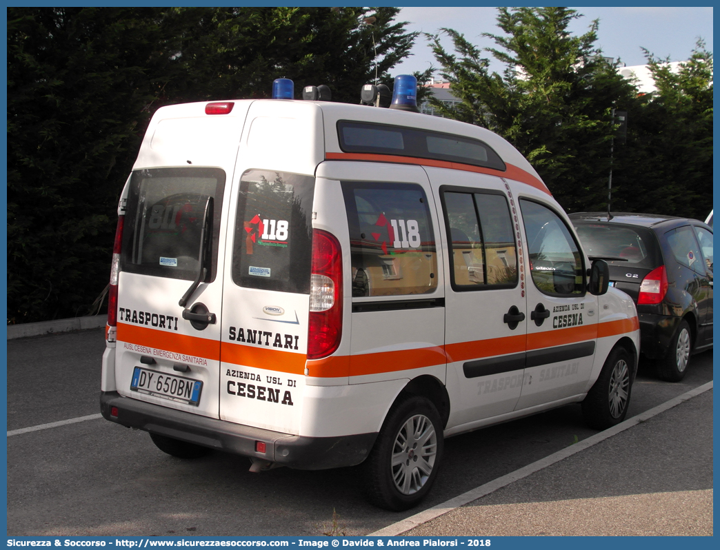 -
118 Romagna Soccorso
Ambito Territoriale di Cesena
Fiat Doblò I serie restyling
Allestitore Vision S.r.l.
Parole chiave: 118;Romagna;Soccorso;Cesena;Fiat;Doblo;Doblò;Vision