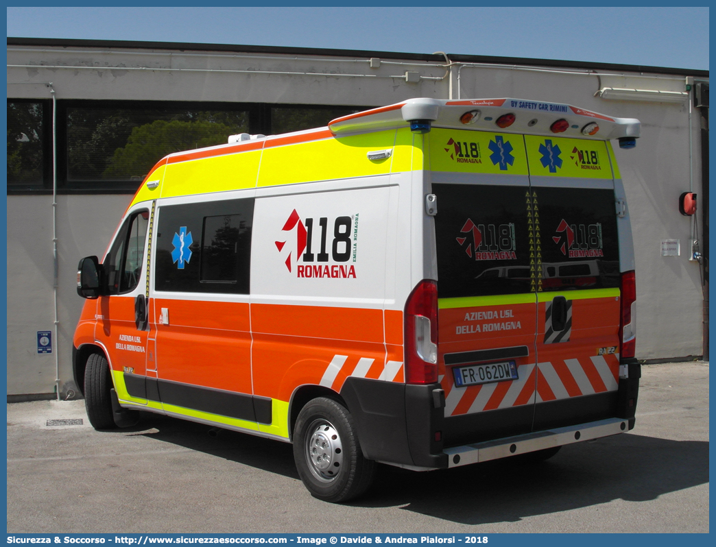 RA 22
118 Romagna Soccorso
Ambito Territoriale di Ravenna
Fiat Ducato III serie restyling
Allestitore Safety Car S.r.l.
Parole chiave: 118;Romagna;Ravenna;Soccorso;Ambulanza;Autoambulanza;Fiat;Ducato;X290;X 290;Orion;Safety Car